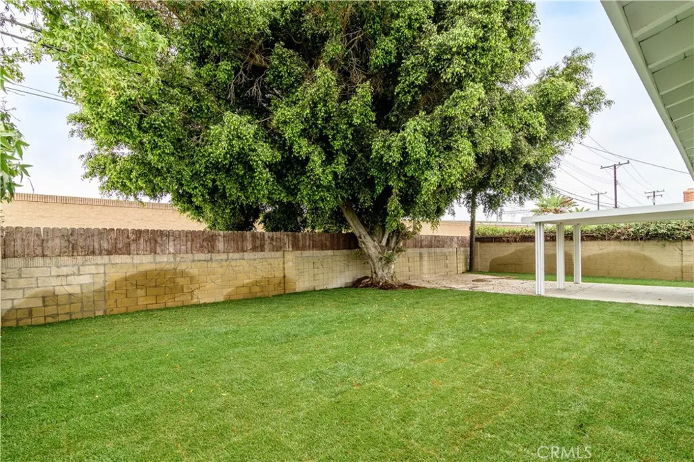 5382 Christal Garden Grove, CA 92845