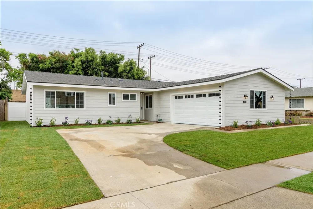5382 Christal Garden Grove, CA 92845