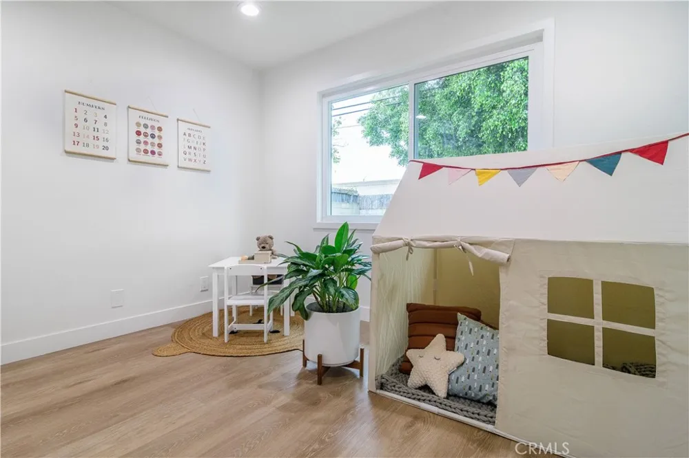 5382 Christal Garden Grove, CA 92845