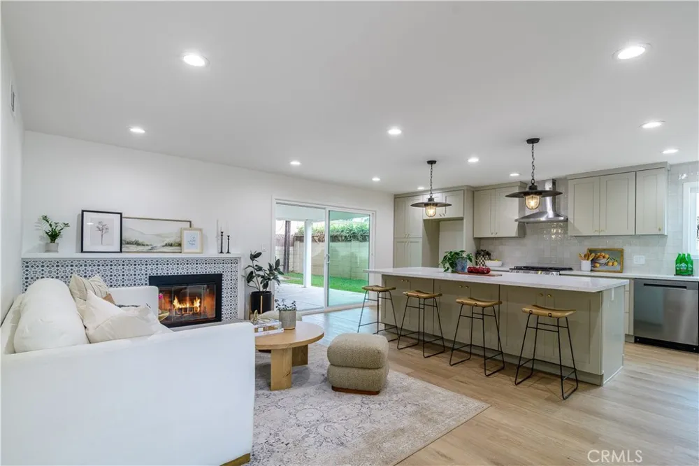 5382 Christal Garden Grove, CA 92845