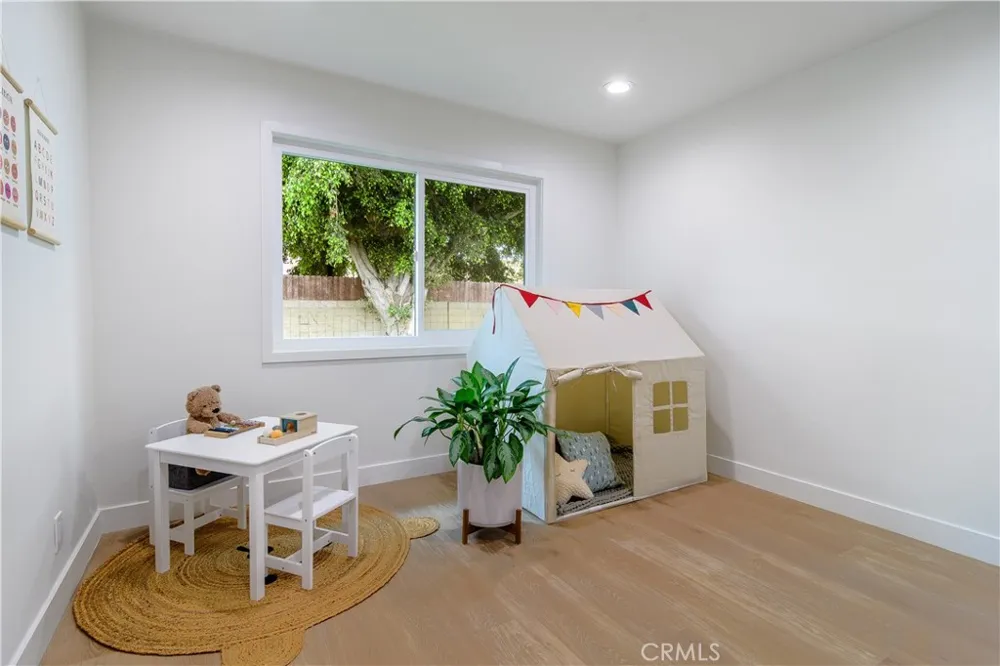 5382 Christal Garden Grove, CA 92845