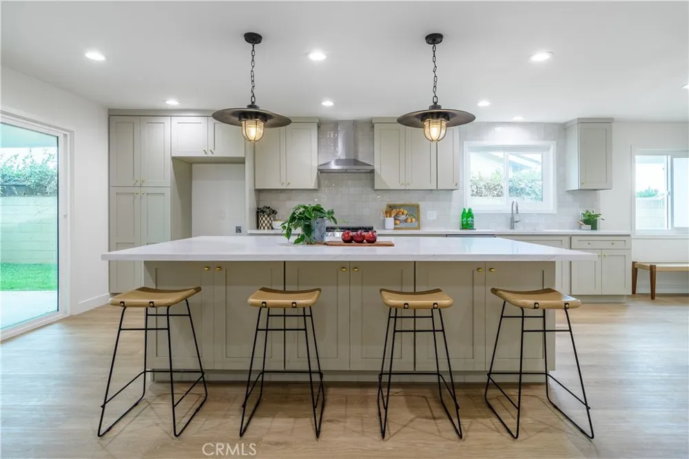 5382 Christal Garden Grove, CA 92845