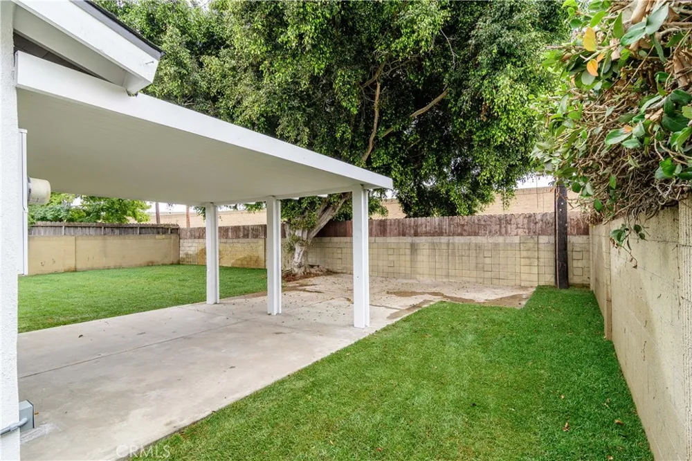 5382 Christal Garden Grove, CA 92845