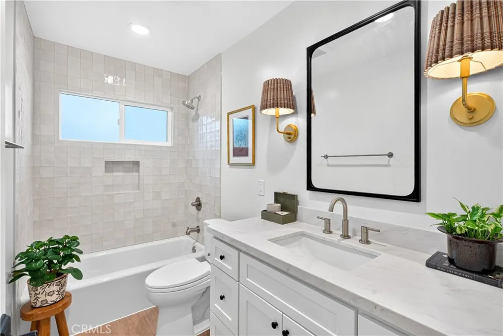5382 Christal Garden Grove, CA 92845