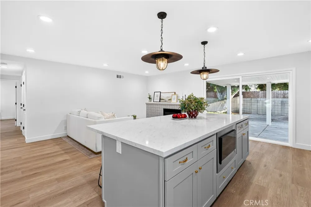 5382 Christal Garden Grove, CA 92845