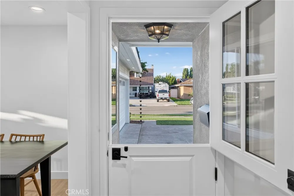 5382 Christal Garden Grove, CA 92845