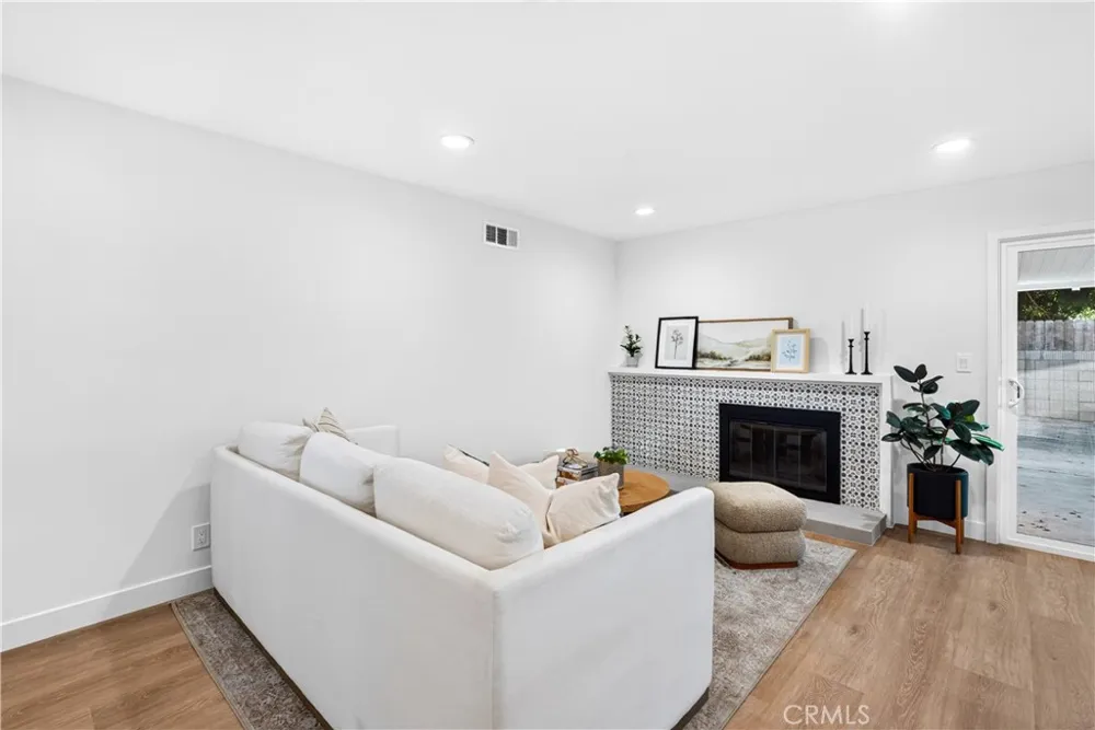 5382 Christal Garden Grove, CA 92845