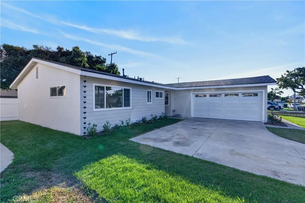 5382 Christal Garden Grove, CA 92845