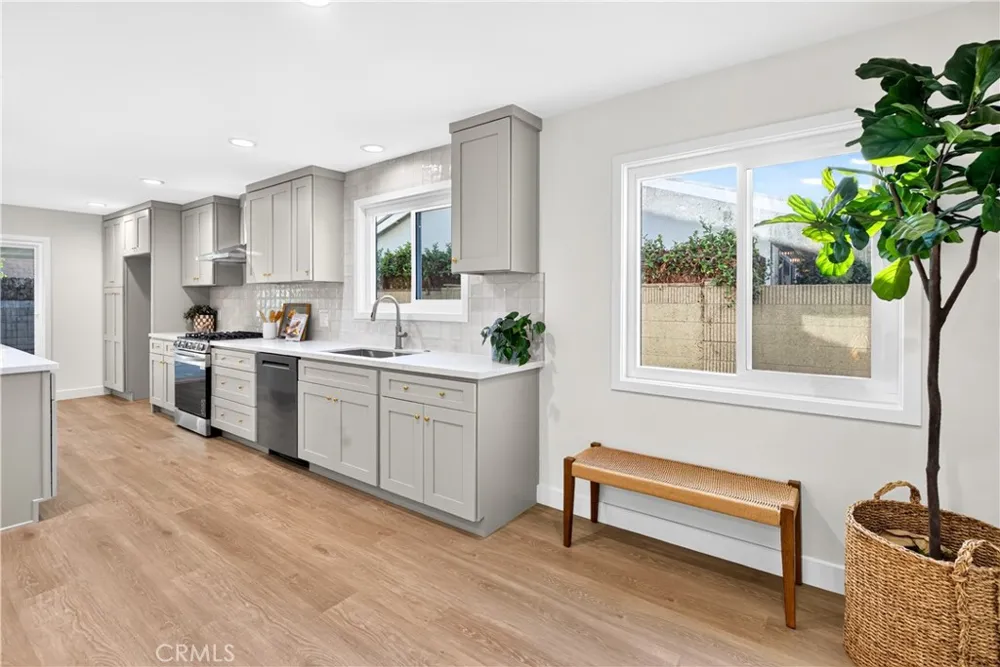 5382 Christal Garden Grove, CA 92845
