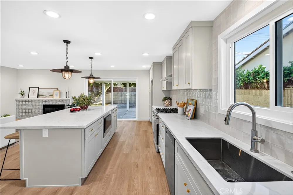 5382 Christal Garden Grove, CA 92845