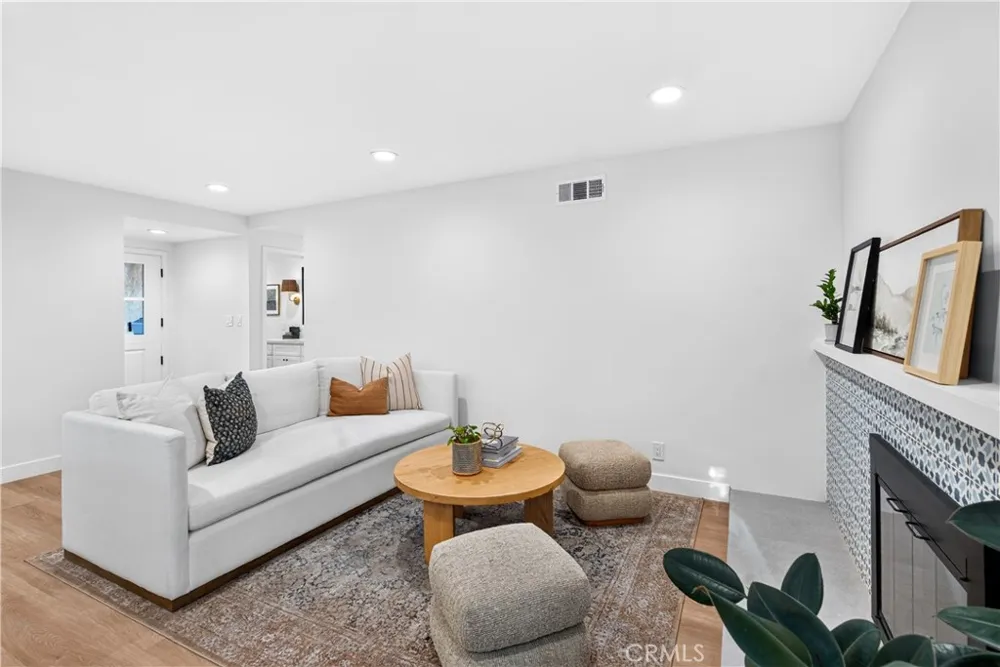 5382 Christal Garden Grove, CA 92845