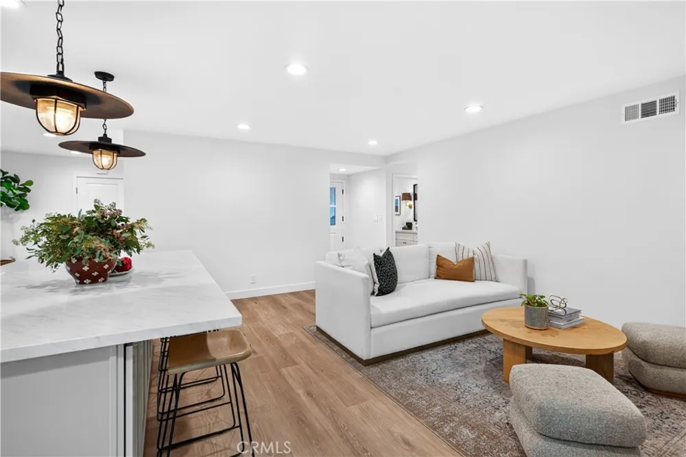 5382 Christal Garden Grove, CA 92845