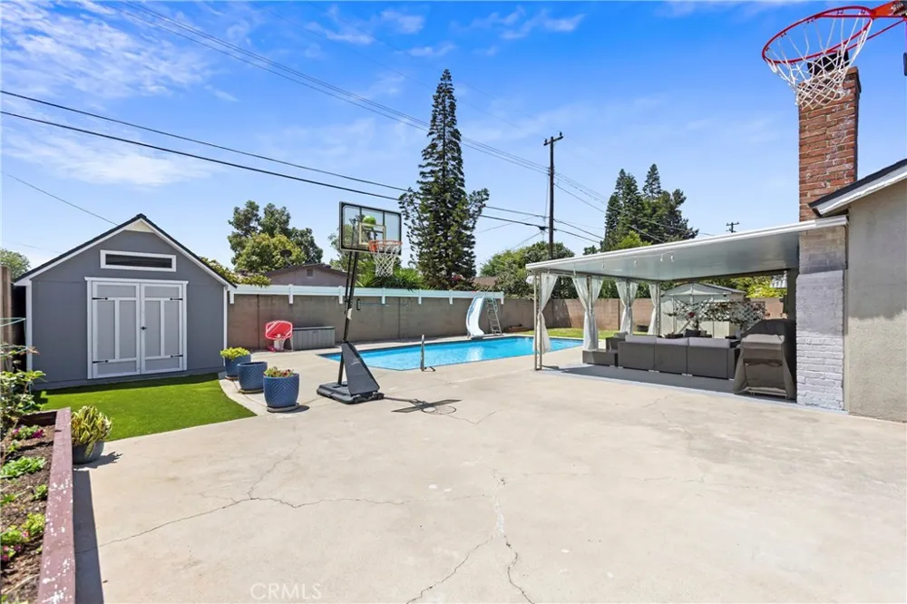 3238 W Ravenswood Anaheim, CA 92804