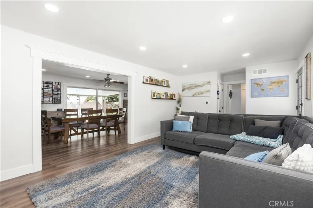 3238 W Ravenswood Anaheim, CA 92804
