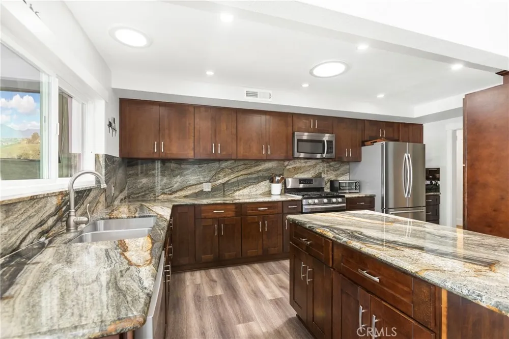 3238 W Ravenswood Anaheim, CA 92804