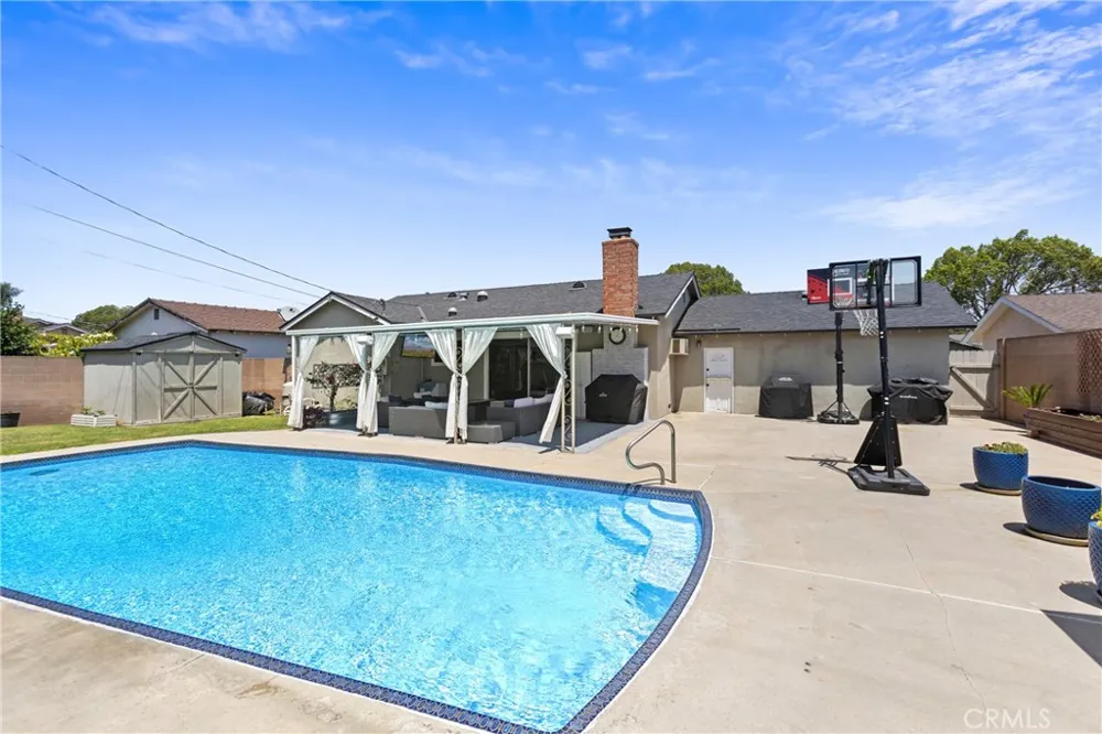 3238 W Ravenswood Anaheim, CA 92804