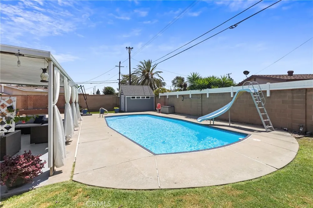 3238 W Ravenswood Anaheim, CA 92804