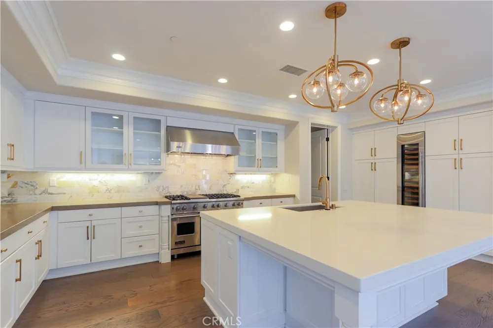 77 Sunset Cove Irvine, CA 92602