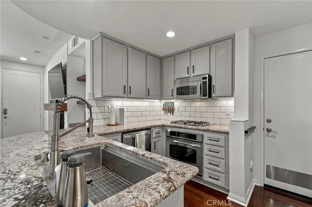 12 Midtown Aliso Viejo, CA 92656