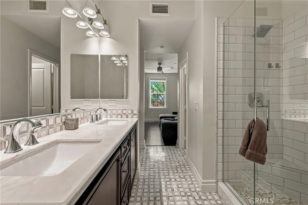 12 Midtown Aliso Viejo, CA 92656