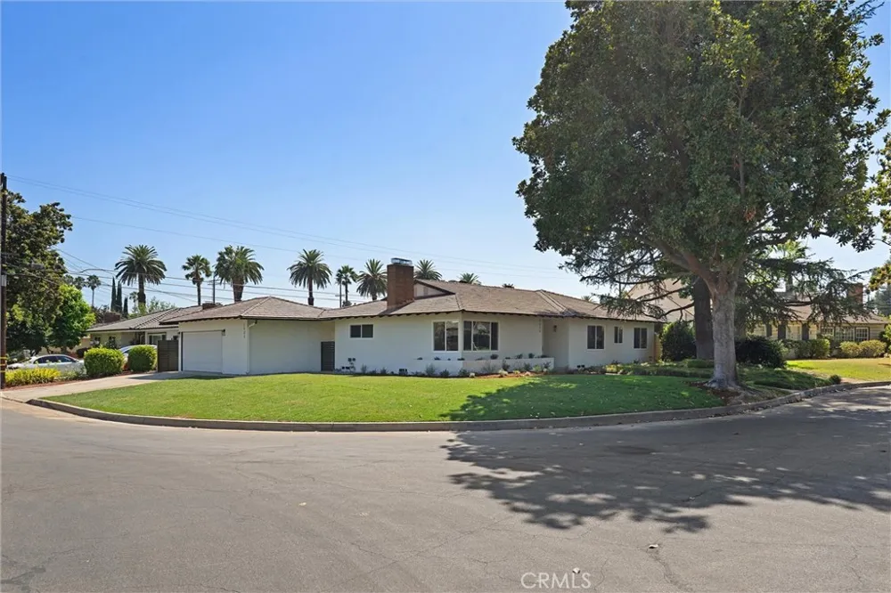 2121 S 3rd Arcadia, CA 91006