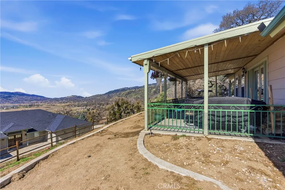 27100 Barkes Tehachapi, CA 93561