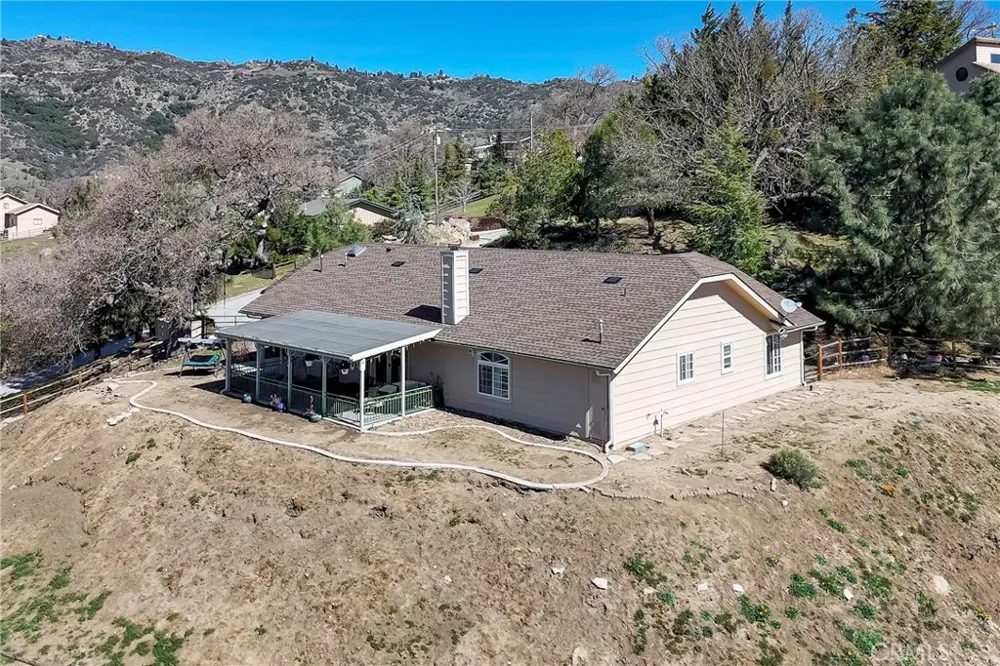 27100 Barkes Tehachapi, CA 93561