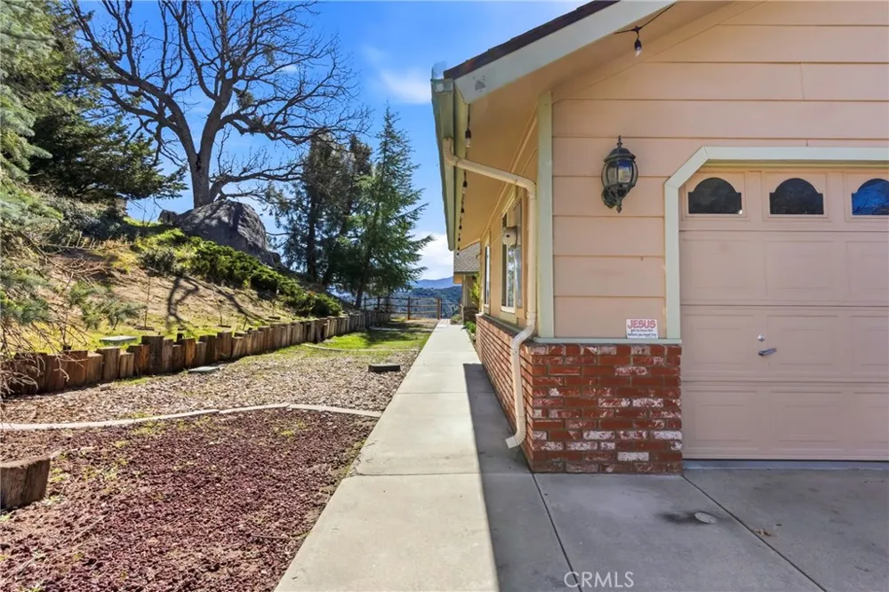 27100 Barkes Tehachapi, CA 93561