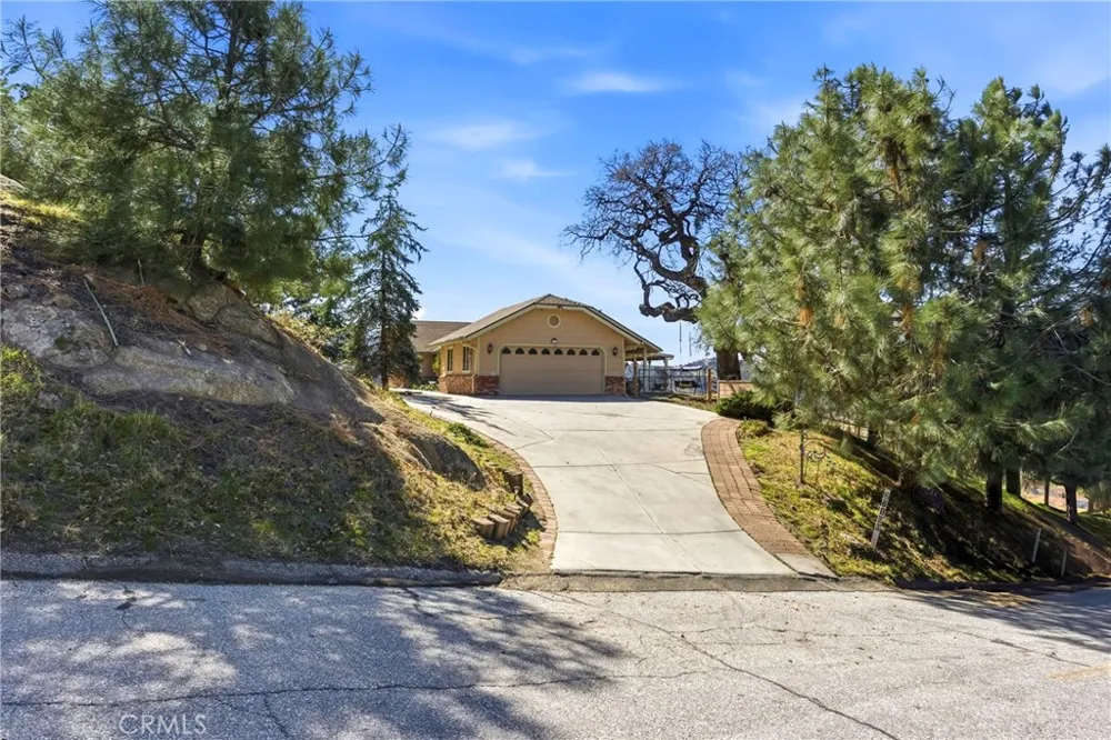 27100 Barkes Tehachapi, CA 93561