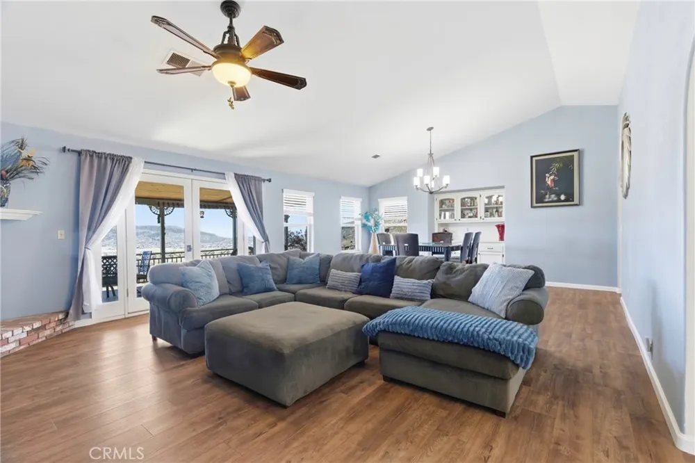 27100 Barkes Tehachapi, CA 93561