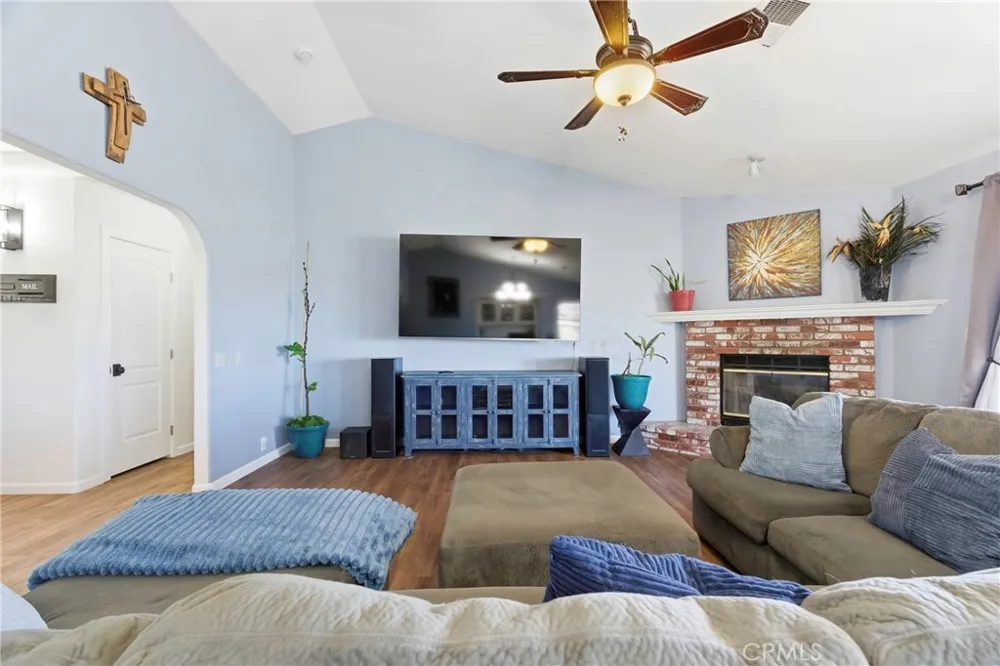 27100 Barkes Tehachapi, CA 93561