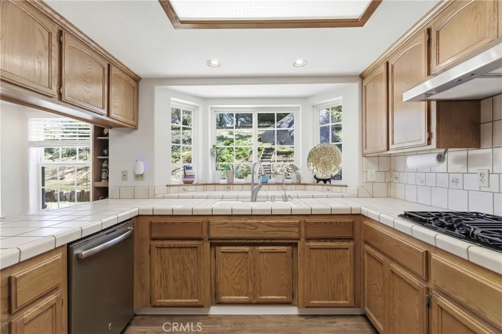 27100 Barkes Tehachapi, CA 93561