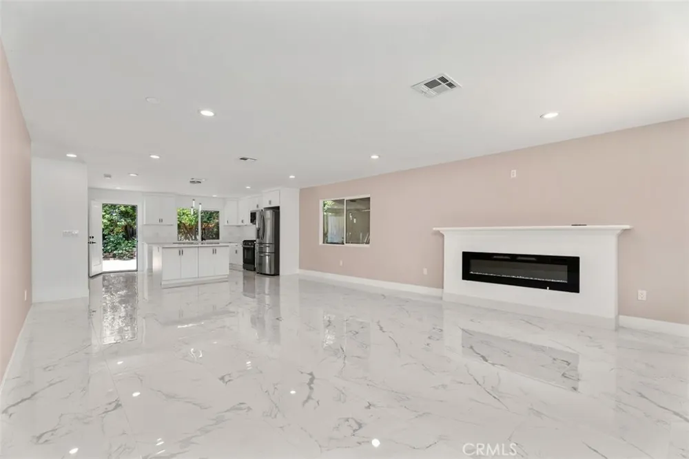 24541 Penfield Lake Forest, CA 92630