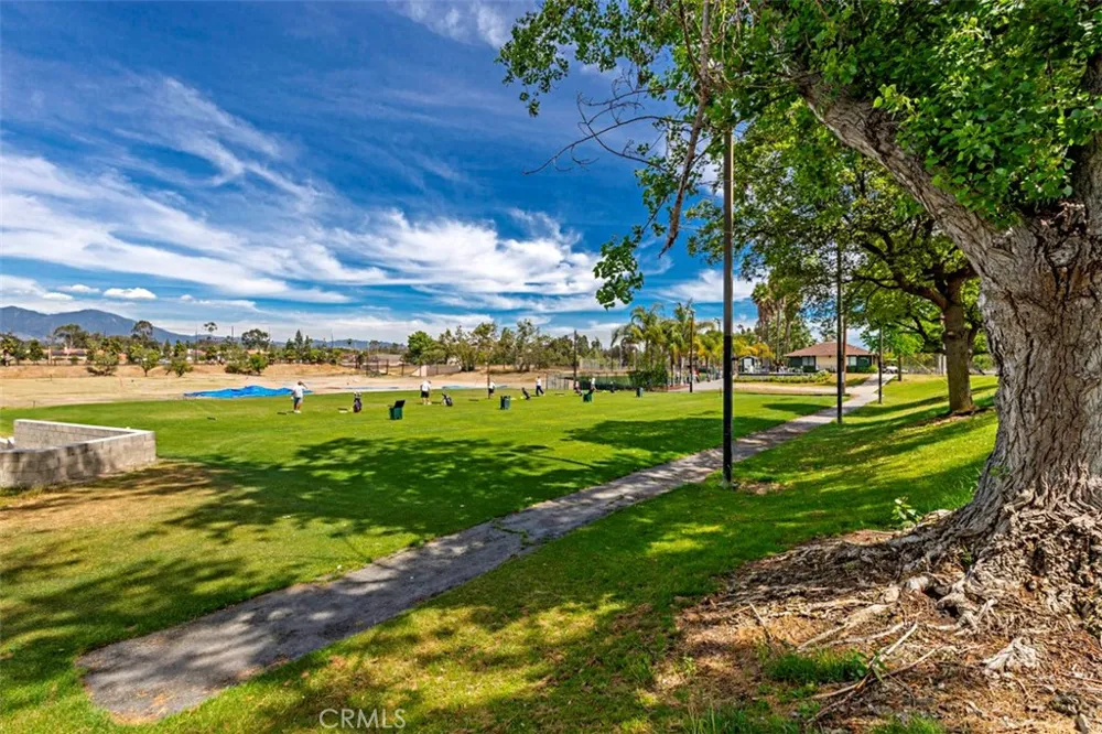 24541 Penfield Lake Forest, CA 92630