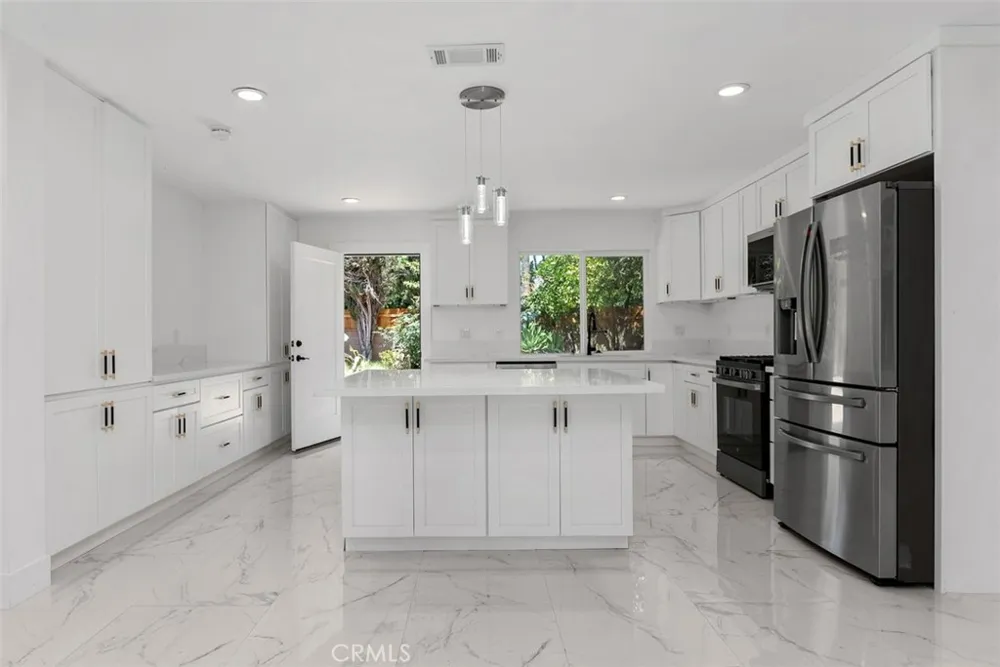 24541 Penfield Lake Forest, CA 92630