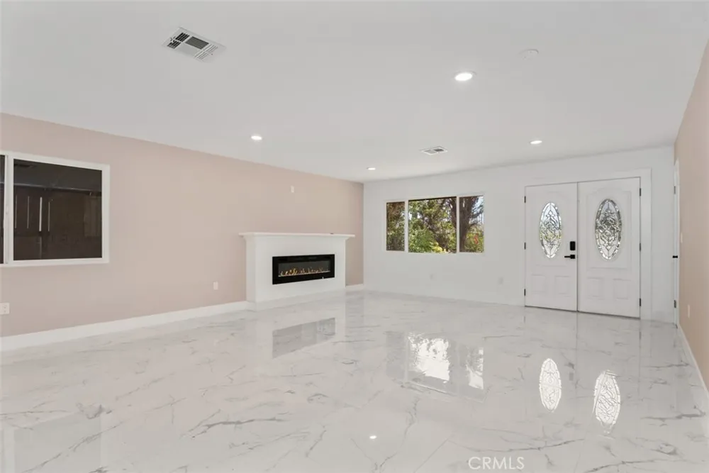24541 Penfield Lake Forest, CA 92630