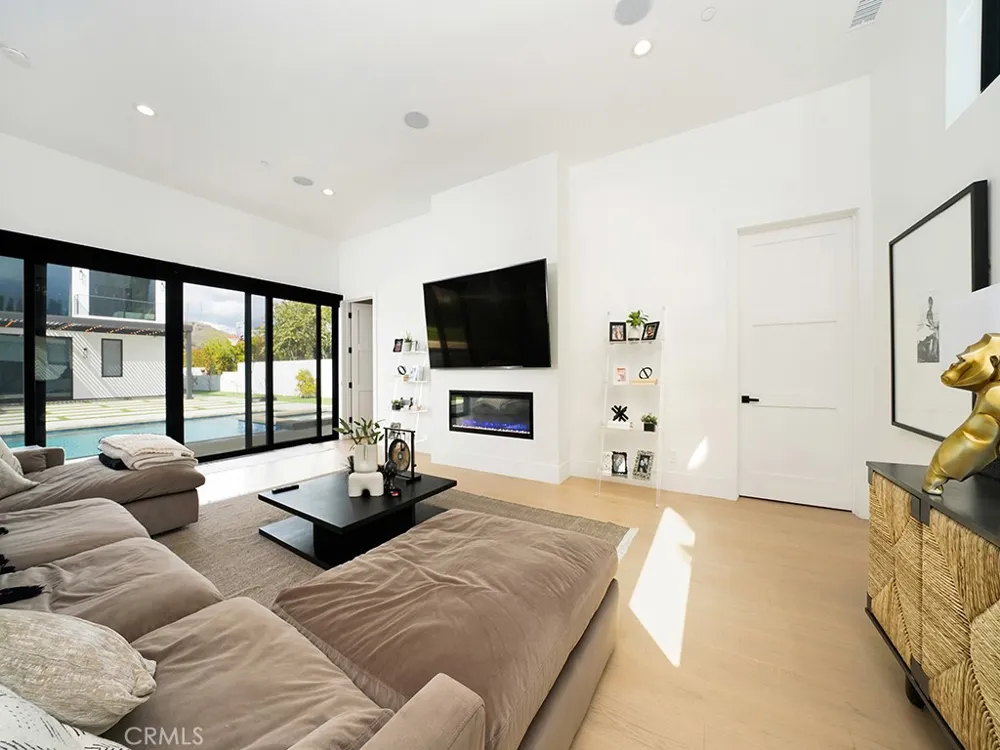 18852 CANYON CREST DRIVE Villa Park, CA 92861