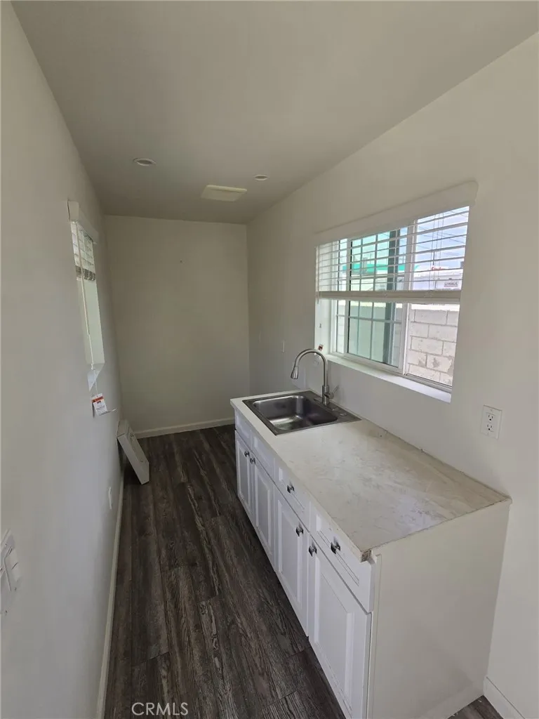 15417 Tuba Street San Fernando, CA 91345