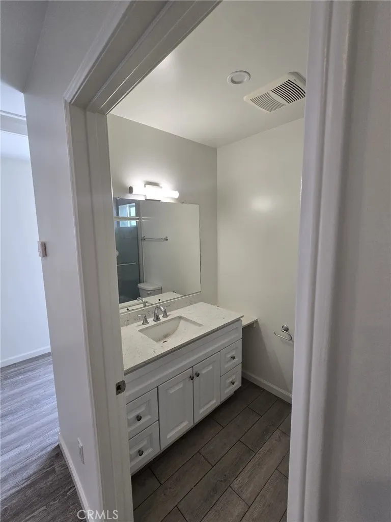 15417 Tuba Street San Fernando, CA 91345