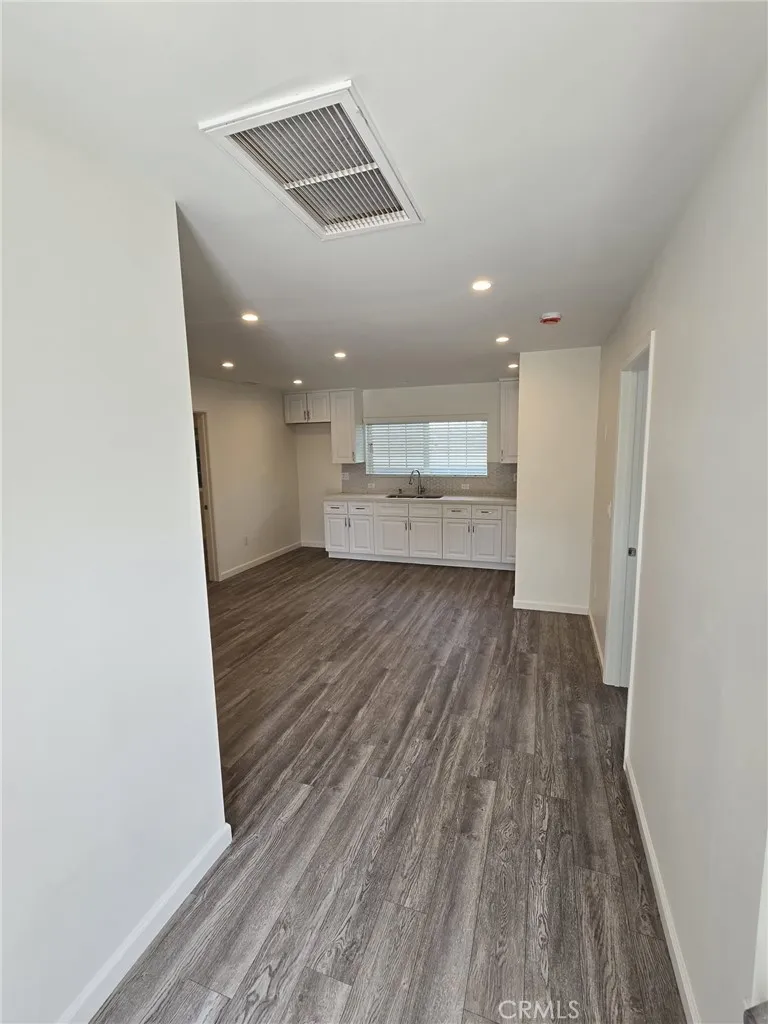 15417 Tuba Street San Fernando, CA 91345