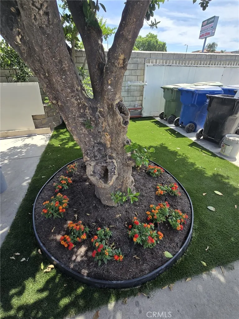 15417 Tuba Street San Fernando, CA 91345