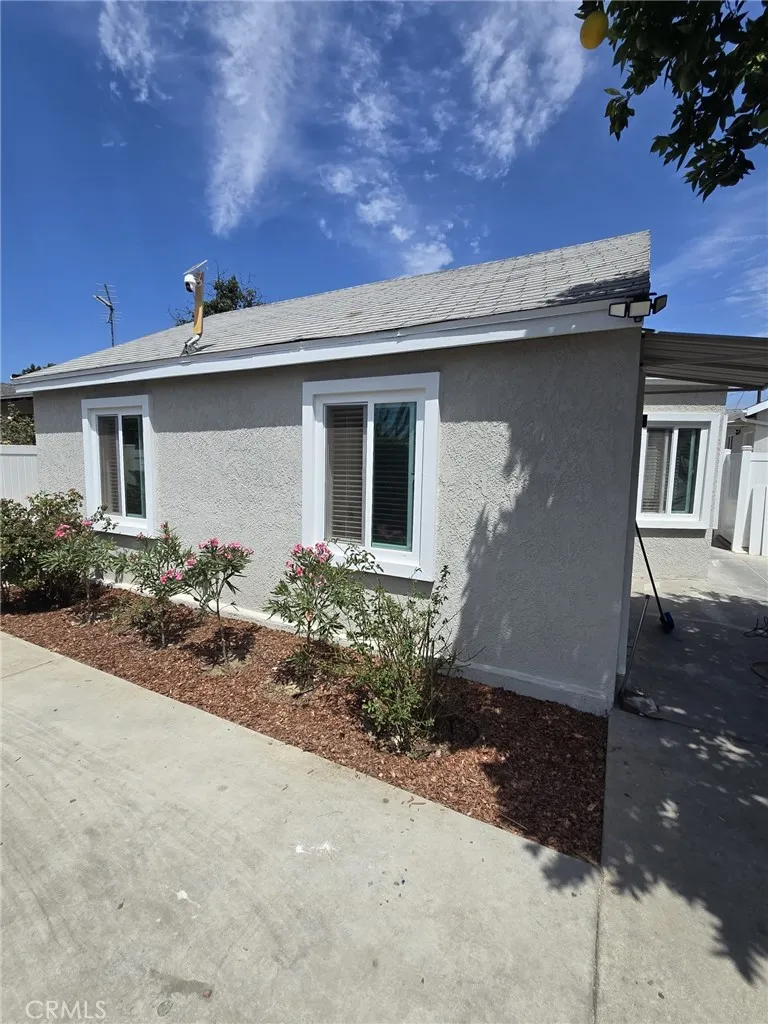 15417 Tuba Street San Fernando, CA 91345