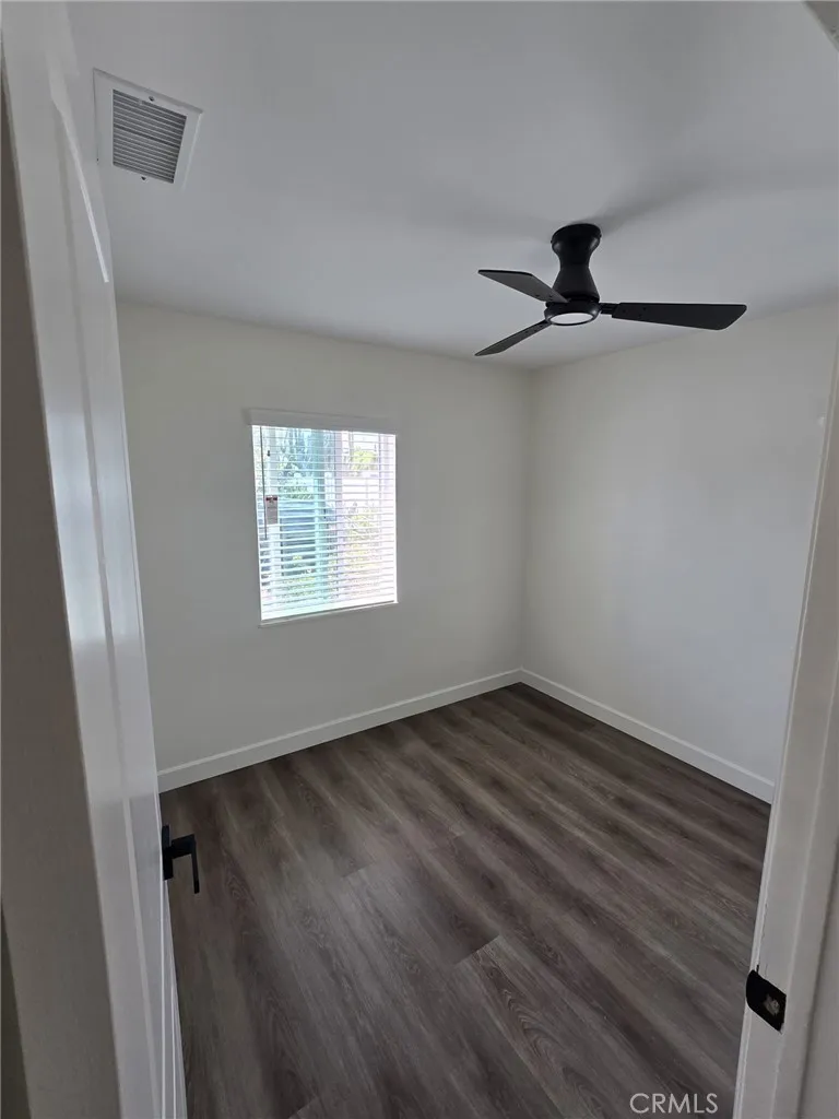 15417 Tuba Street San Fernando, CA 91345