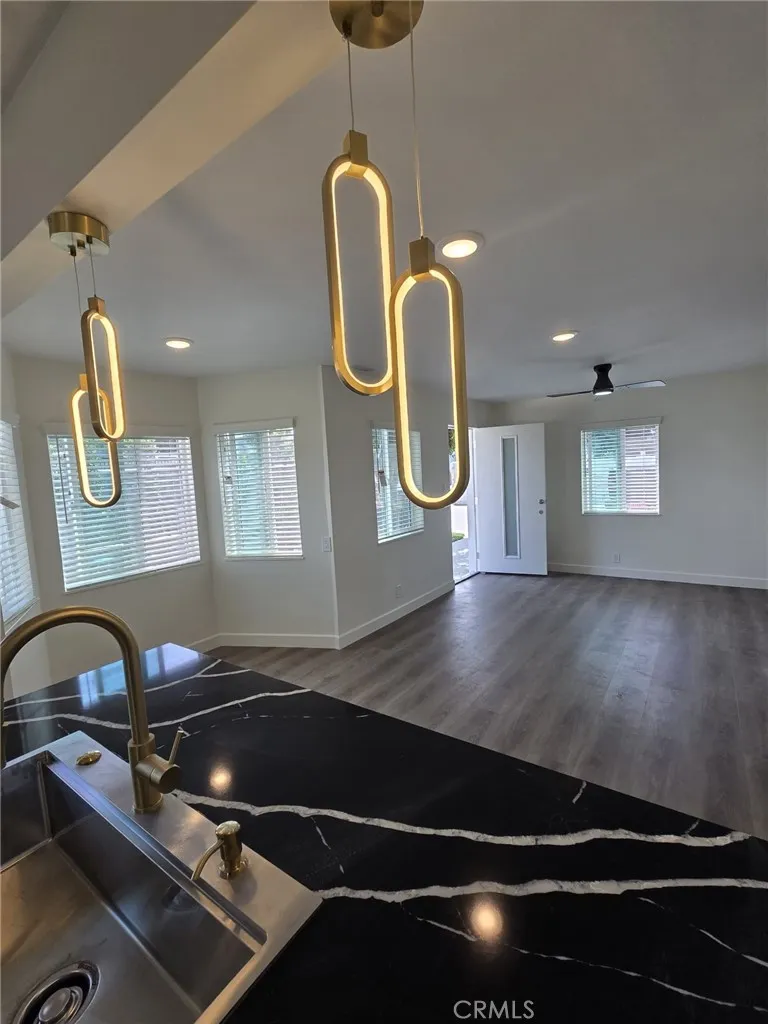15417 Tuba Street San Fernando, CA 91345