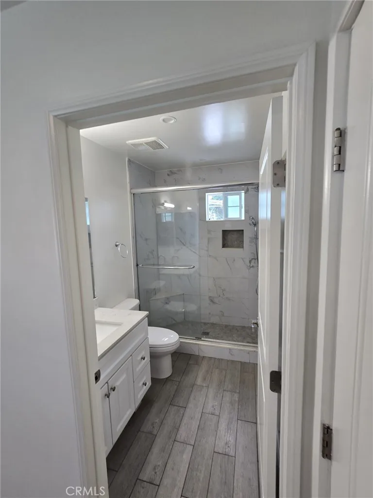 15417 Tuba Street San Fernando, CA 91345