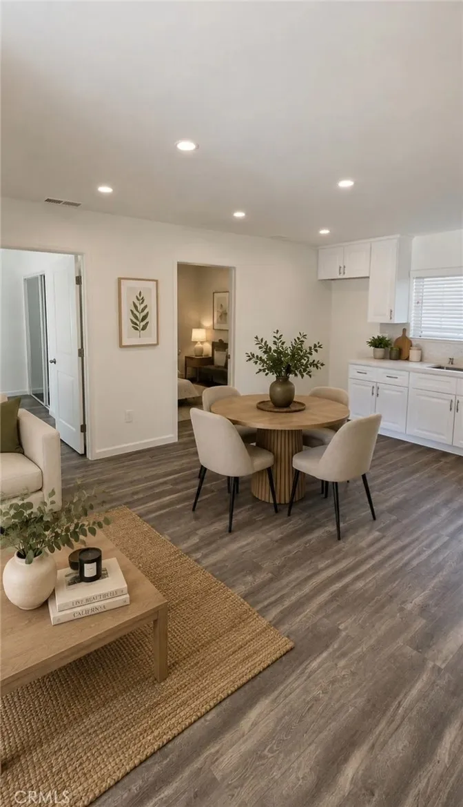 15417 Tuba Street San Fernando, CA 91345