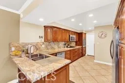 32 E Senisa Irvine, CA 92612
