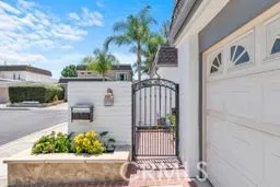 32 E Senisa Irvine, CA 92612