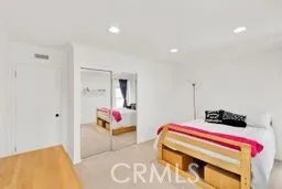 32 E Senisa Irvine, CA 92612