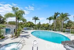 32 E Senisa Irvine, CA 92612